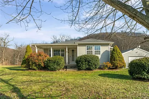 3645 River Rd, Ellwood City, PA 16117