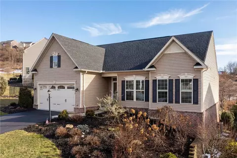 412 Fox Ridge Dr, Canonsburg, PA 15317