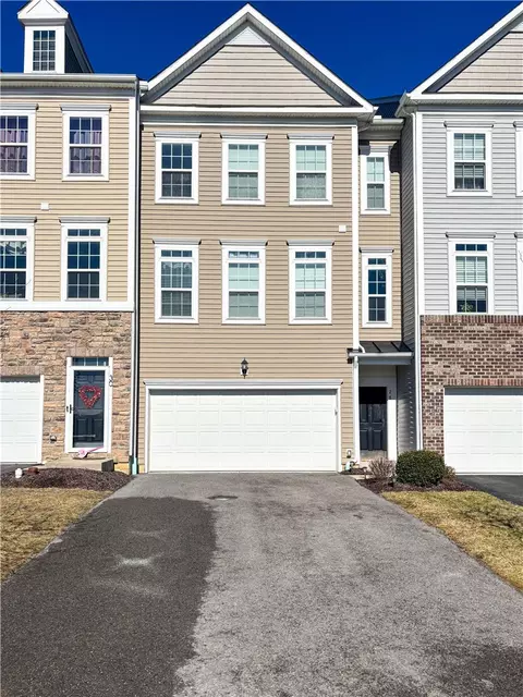 28 Remington Dr, Washington, PA 15301