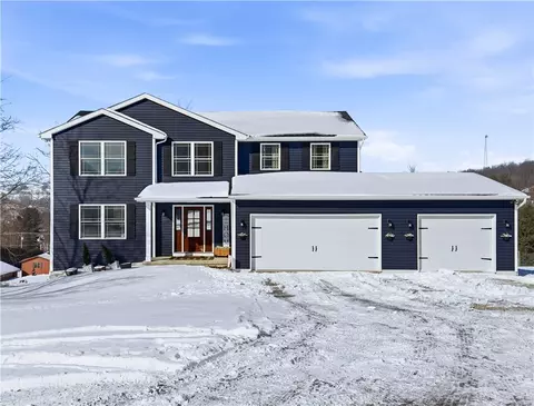 3106 Upper Ridgeview Rd, Connellsville, PA 15425