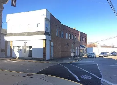 300 Longfellow St, Vandergrift, PA 15690