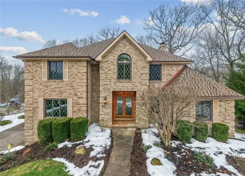 10484 Olde Villa Dr, Gibsonia, PA 15044