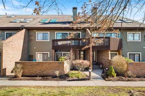 2614 Leona Ln, Coraopolis, PA 15108