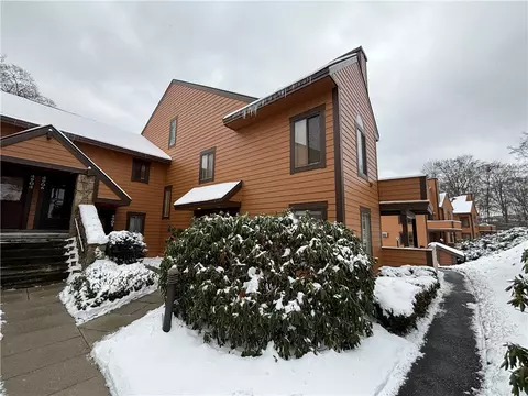 4907 Swiss Mt Dr, Rockwood, PA 15557