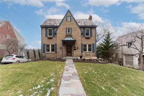 250 Woodhaven Dr, Pittsburgh, PA 15228