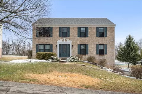 7053 Highland Creek Dr, Bridgeville, PA 15017