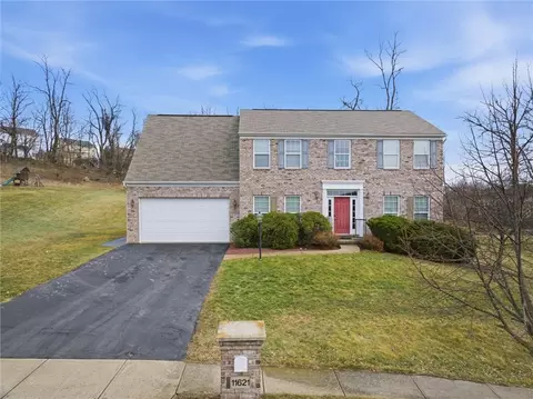 11621 Beacon Dr, Irwin, PA 15642