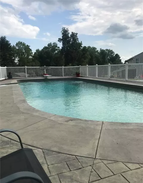 Exterior - 11621 Beacon Dr, Irwin, PA 15642 photo 3 of 4