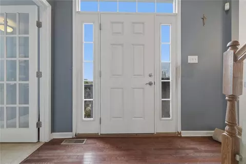 Entry Way - 11621 Beacon Dr, Irwin, PA 15642 photo 1 of 2