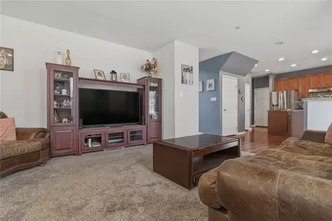 Living - 11621 Beacon Dr, Irwin, PA 15642 photo 1 of 5