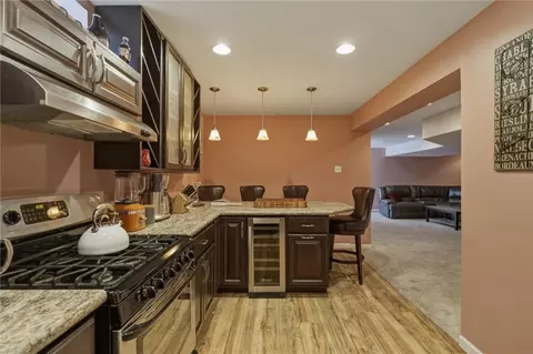 Kitchen - 11621 Beacon Dr, Irwin, PA 15642 photo 6 of 7