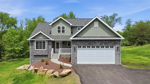 5149 Watters Rd, Lower Burrell, PA 15068