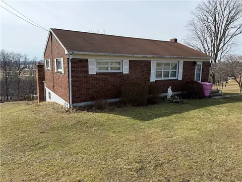 665 Lincoln Ave, Bentleyville, PA 15314