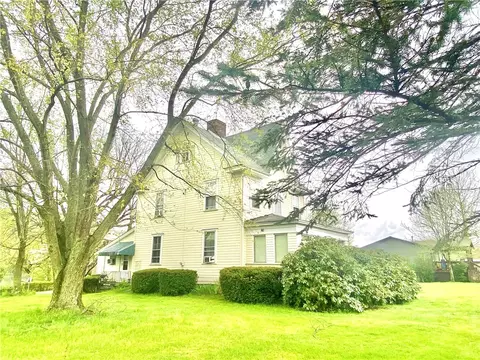 100 Mccain, Ford City, PA 16226