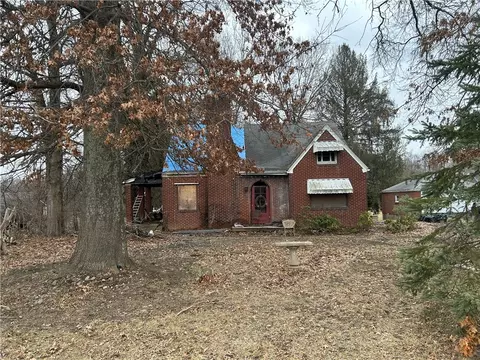 1832 S Eighty Eight Rd, Greensboro, PA 15338