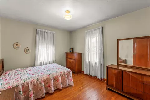 Bedroom - 488 Georgetown Rd, Lawrence, PA 15055 photo 2 of 6