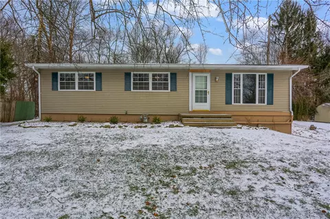 16 Birch Dr, Greenville, PA 16125