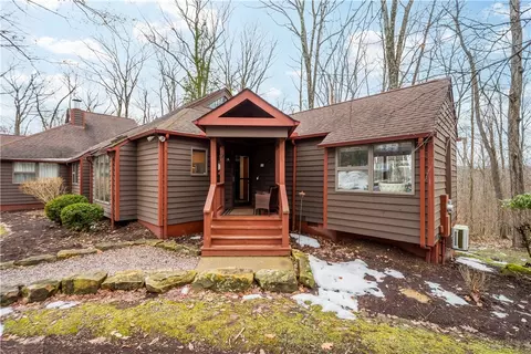 618 The Maples, Farmington, PA 15437