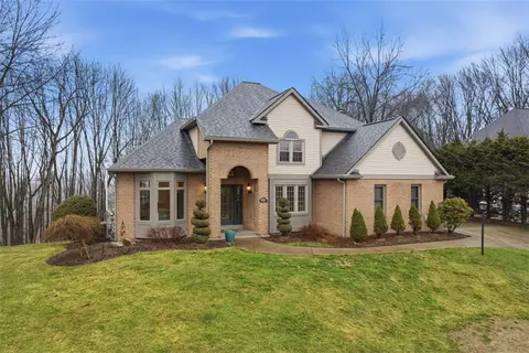 122 Oakhaven Dr, Wexford, PA 15090