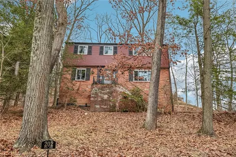202 West Dr, Pittsburgh, PA 15215