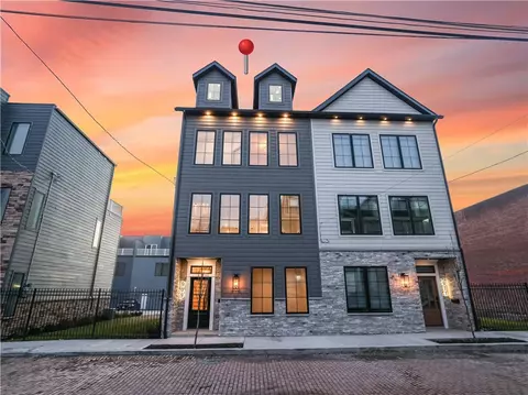 909 Rickenbach St, Pittsburgh, PA 15212