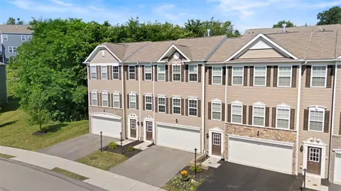 209 Lockheed Dr, Coraopolis, PA 15108 photo 2