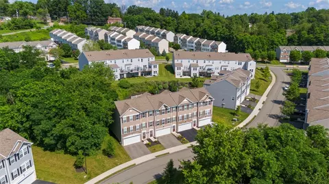209 Lockheed Dr, Coraopolis, PA 15108 photo 5
