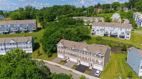 209 Lockheed Dr, Coraopolis, PA 15108 photo 6