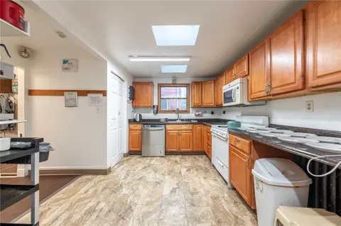 200 Caldwell Ave, Wilmerding, PA 15148 photo 8