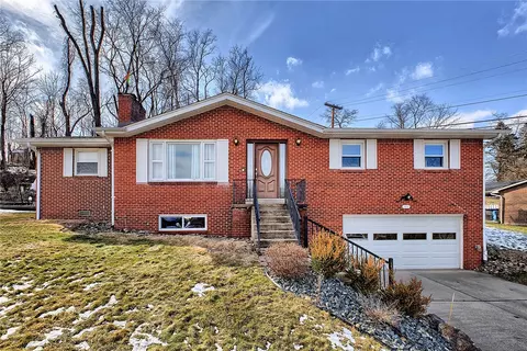 14114 Valley View Dr, White Oak, PA 15131