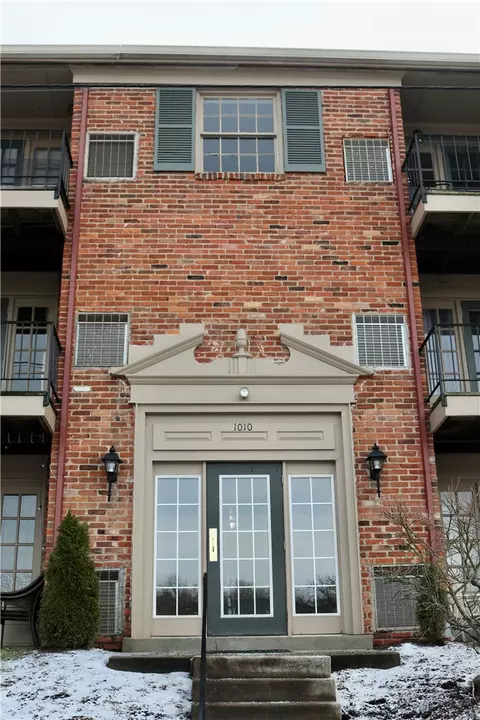 1010 Margarite Dr #C, Pittsburgh, PA 15216
