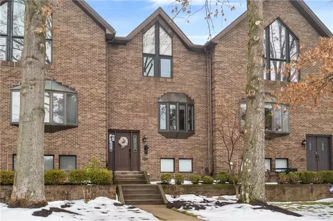 10098 Mansion Dr, Gibsonia, PA 15044