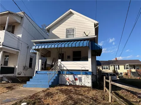 434 1st Ave, Ellwood City, PA 16117