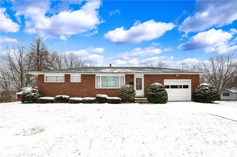 35 Kedron St, Wheatland, PA 16161