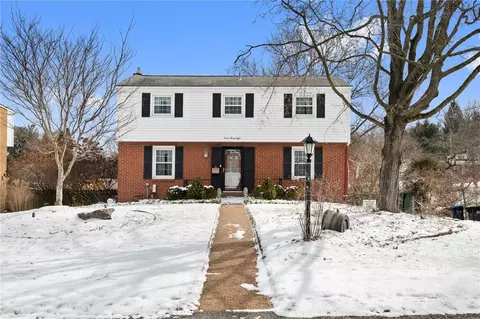 1238 Regency Dr, Pittsburgh, PA 15237