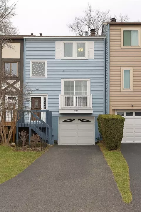 3195 Camberly Dr, Gibsonia, PA 15044