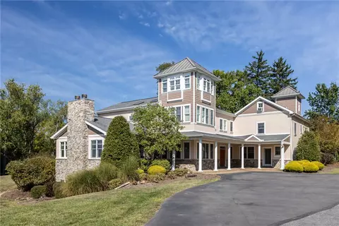 964 Thorn Run Rd, Coraopolis, PA 15108