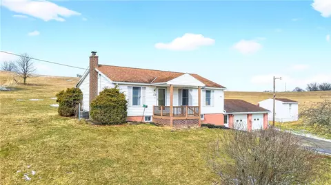 62 Lena Ln, Washington, PA 15301
