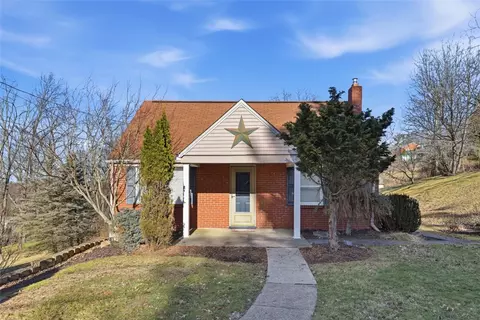 345 Franklin Dr, Pittsburgh, PA 15241