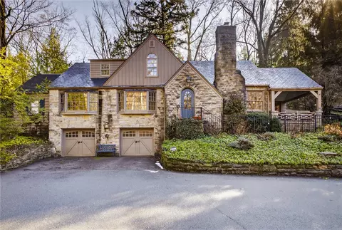 18 Forest Glen Dr, Pittsburgh, PA 15228