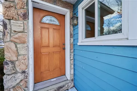 331 Winfield Rd, Cabot, PA 16023