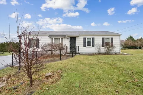 34 Hemlock Dr, Latrobe, PA 15650