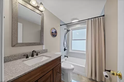 Bath - 106 Windsor Dr, Irwin, PA 15642 photo 1 of 2