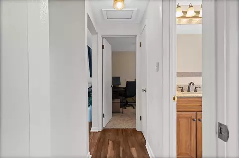 Entry Way - 106 Windsor Dr, Irwin, PA 15642 photo 2 of 2