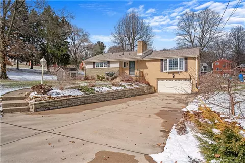 114 Orchard Hilands Dr, Venetia, PA 15367