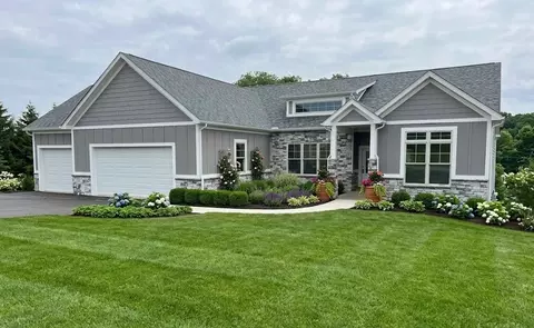 136 Huckleberry Rd, Indiana, PA 15701