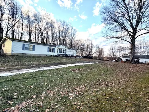 421 E Twin Ln, Slippery Rock, PA 16057