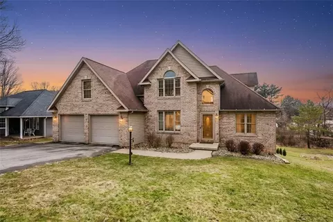 459 Forest Ridge Rd, Indiana, PA 15701
