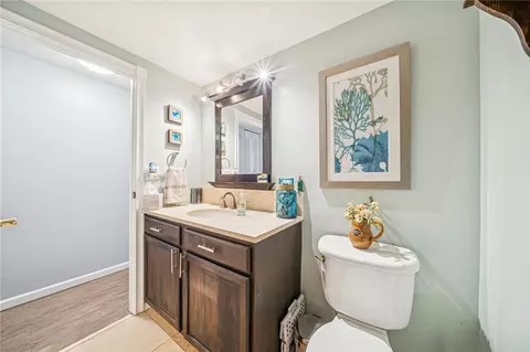 Bath - 2358 Mount Vernon Ave, Export, PA 15632 photo 2 of 3