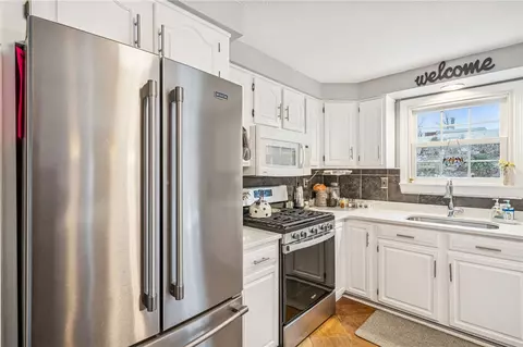 Kitchen - 2358 Mount Vernon Ave, Export, PA 15632 photo 3 of 3